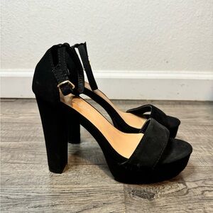 4" Black Heels Size 6